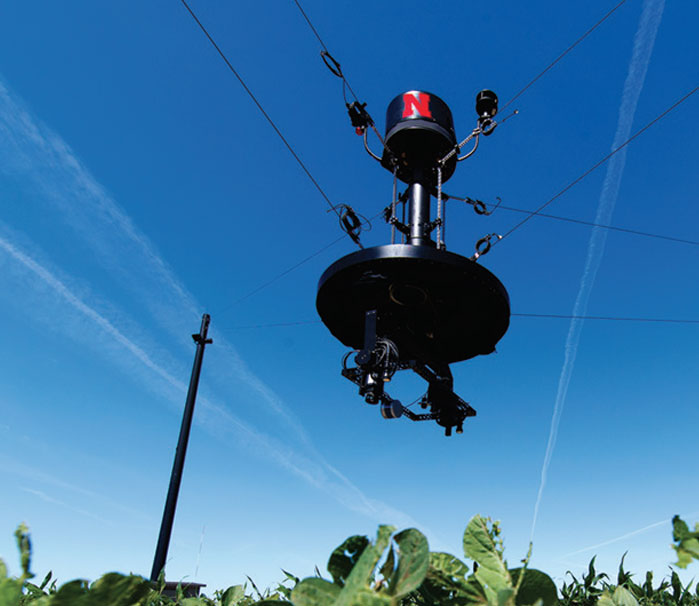 cable suspended carrier system taking high resolution images of crop